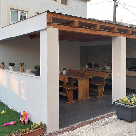 Pet Friendly Apartment In Biograd With Kitchen ビオグラード・ナ・モル エクステリア 写真
