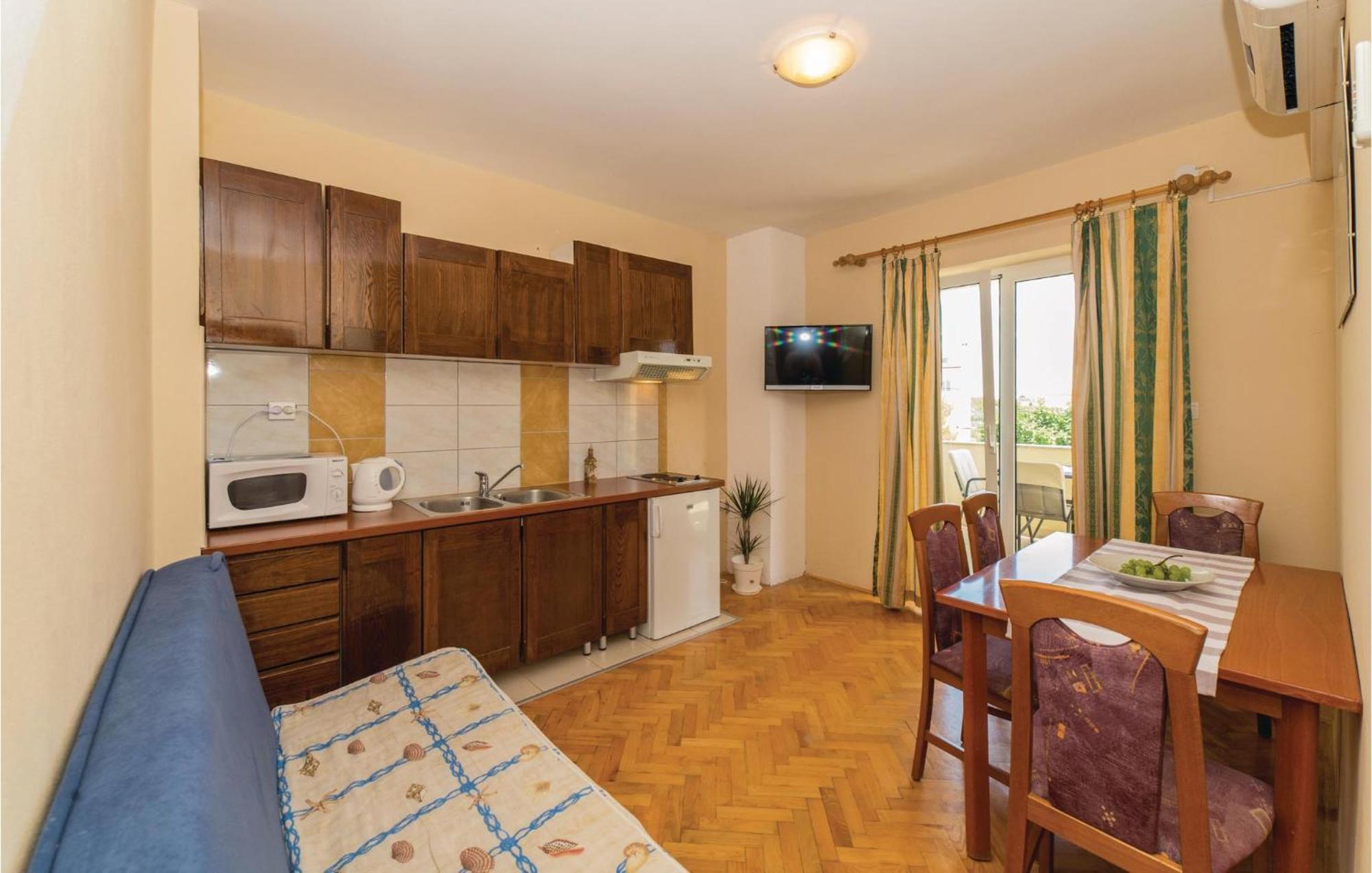 Pet Friendly Apartment In Biograd With Kitchen ビオグラード・ナ・モル エクステリア 写真
