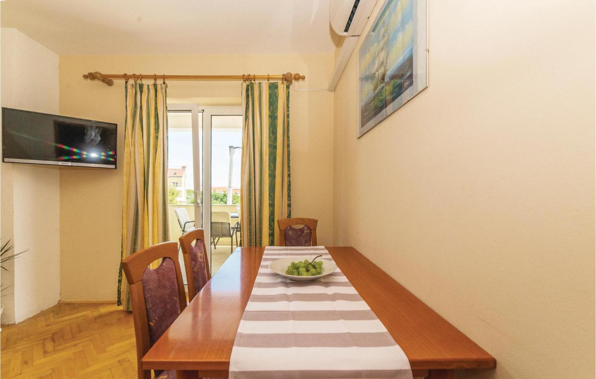 Pet Friendly Apartment In Biograd With Kitchen ビオグラード・ナ・モル エクステリア 写真