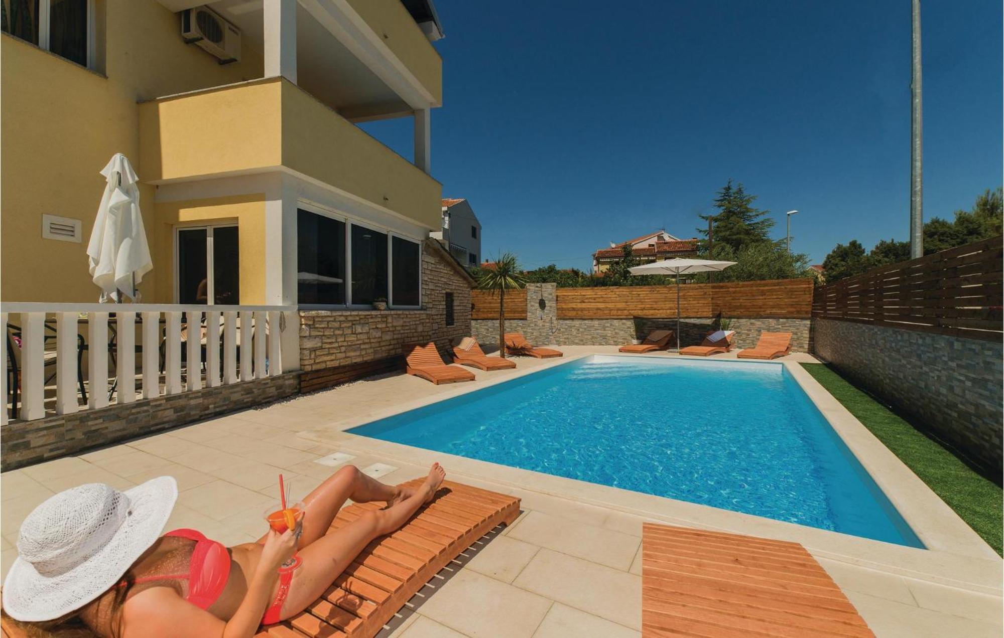 Pet Friendly Apartment In Biograd With Kitchen ビオグラード・ナ・モル エクステリア 写真